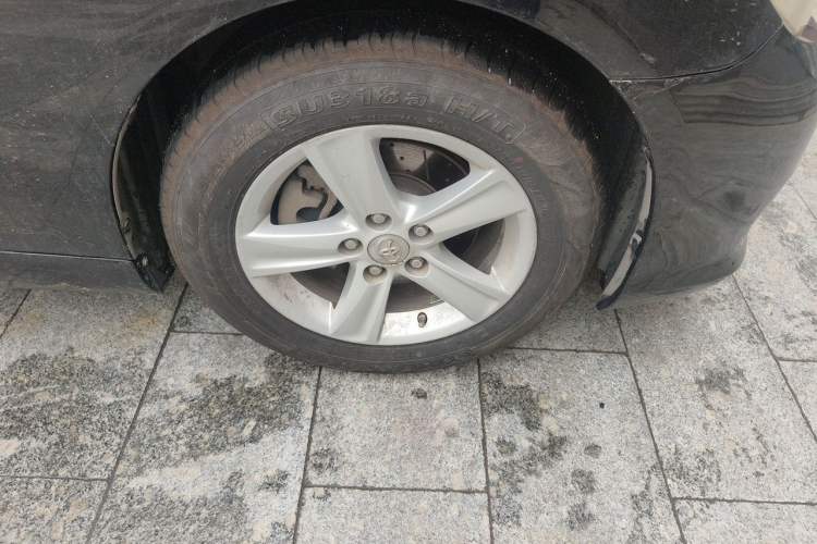 Used Toyota Reiz 2010 2.5V Fengdu Elite Edition Right Front Wheel Hub