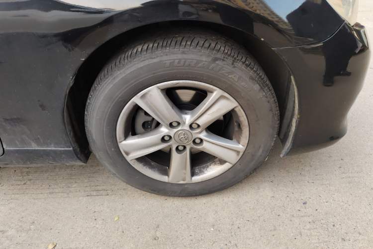 Used Toyota Reiz 2010 2.5V Fengdu Elite Edition Right Front Wheel Hub
