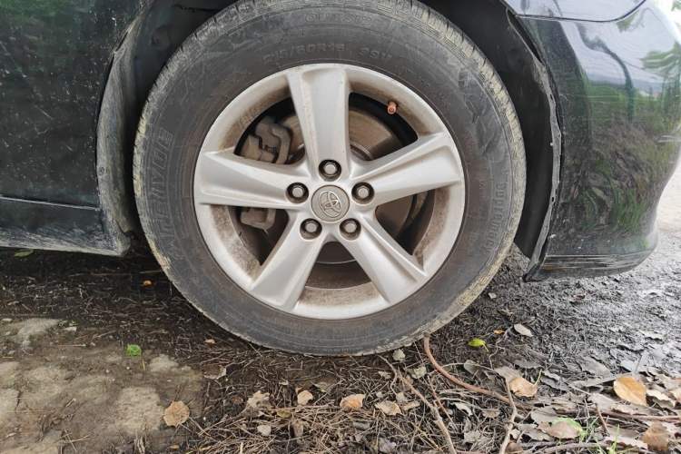 Used Toyota Reiz 2010 2.5V Fengdu Elite Edition Right Front Wheel Hub