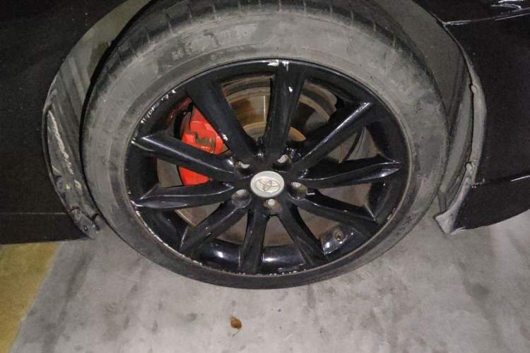 Used Toyota Reiz 2010 2.5V Fashion Luxury Navigation Edition Right Front Wheel Hub