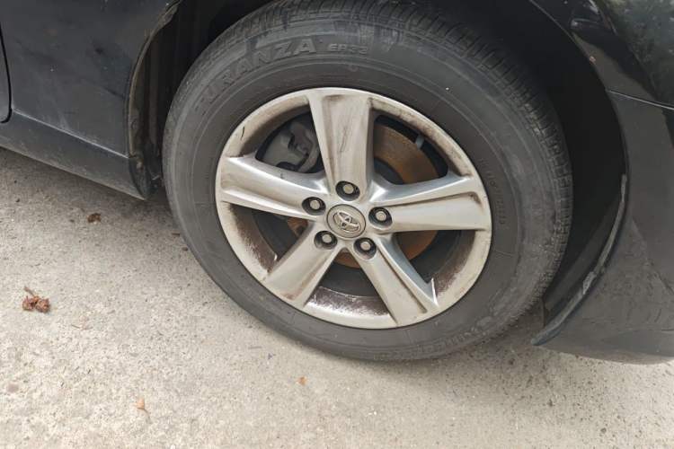 Used Toyota Reiz 2010 2.5V Fengdu Elite Edition Right Front Wheel Hub