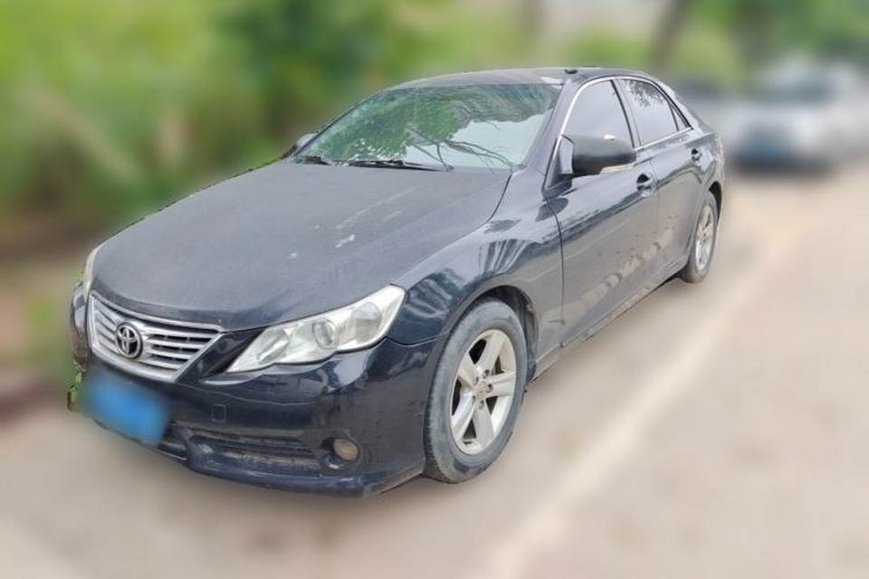 Toyota Reiz 2010