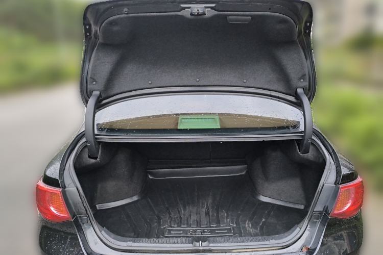 Used Toyota Reiz 2010 2.5V Fashion Elite Edition Trunk