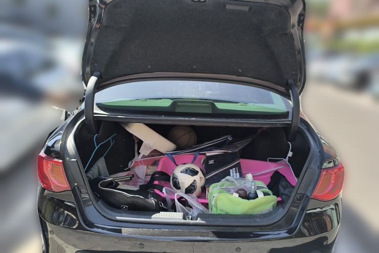 Used Toyota Reiz 2010 2.5V Fashion Elite Edition Trunk