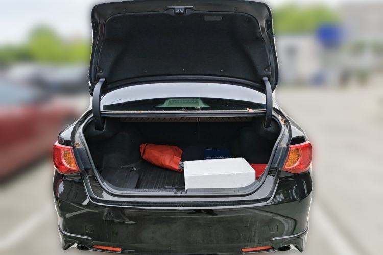 Used Toyota Reiz 2010 2.5V Fashion Elite Edition Trunk