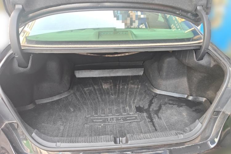 Used Toyota Reiz 2010 2.5V Fashion Elite Edition Trunk
