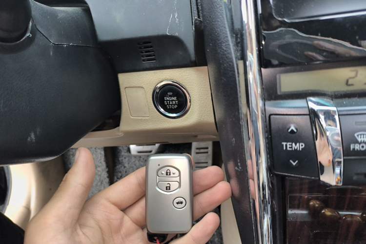 Used Toyota Reiz 2010 2.5V Fashion Elite Edition Vehicle Key