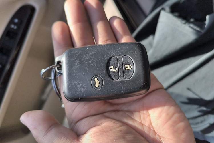 Used Toyota Reiz 2010 2.5V Fashion Elite Edition Vehicle Key