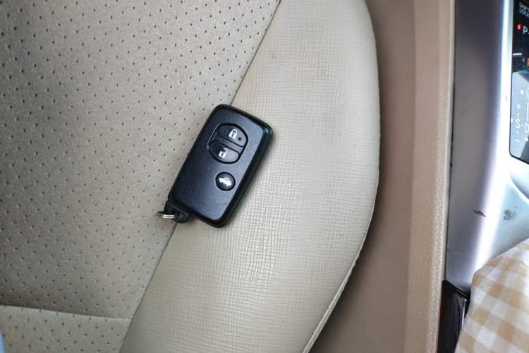 Used Toyota Reiz 2010 2.5V Fashion Elite Edition Vehicle Key