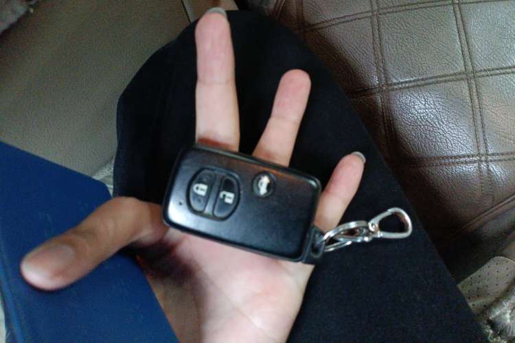 Used Toyota Reiz 2010 2.5V Fashion Elite Edition Vehicle Key