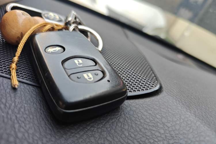 Used Toyota Reiz 2010 2.5V Fashion Elite Edition Vehicle Key