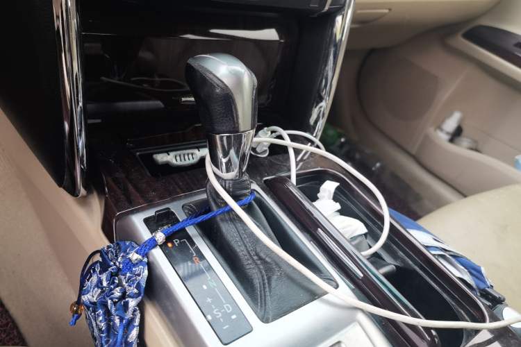 Used Toyota Reiz 2010 2.5V Fengdu Elite Edition Gear Lever