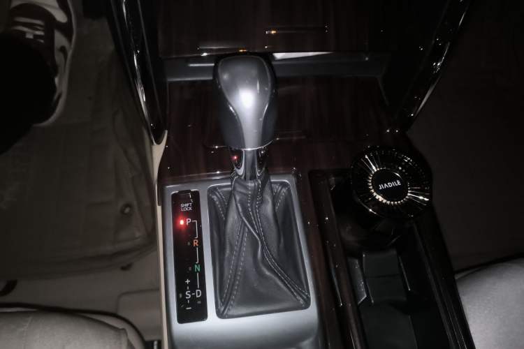Used Toyota Reiz 2010 2.5V Fengdu Elite Edition Gear Lever
