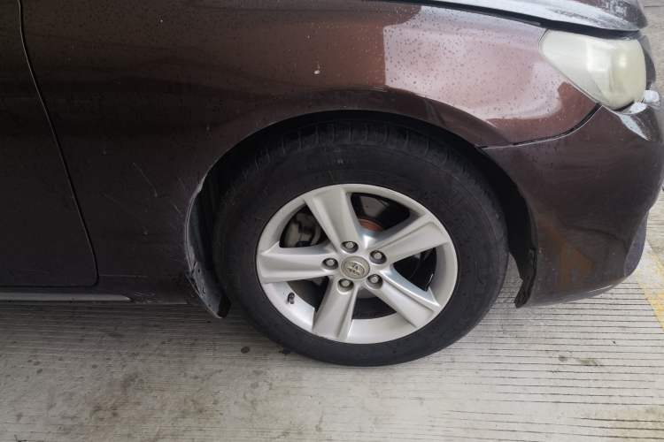 Used Toyota Reiz 2010 2.5V Fengdu Elite Edition Right Front Wheel Hub