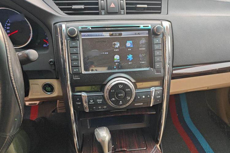 Used Toyota Reiz 2010 2.5V Fashion Elite Edition Audio And AC Panel