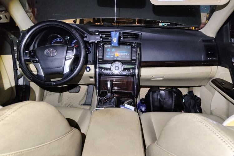 Used Toyota Reiz 2010 2.5V Fashion Elite Edition Center Console