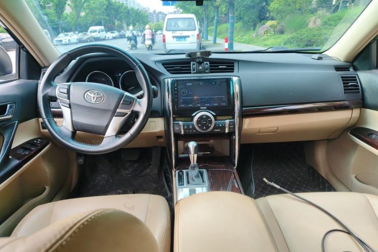 Used Toyota Reiz 2010 2.5V Fengdu Elite Edition Center Console