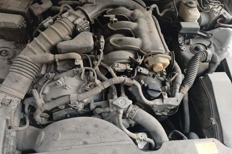 Used Toyota Reiz 2010 2.5V Fashion Luxury Navigation Edition Engine Bay