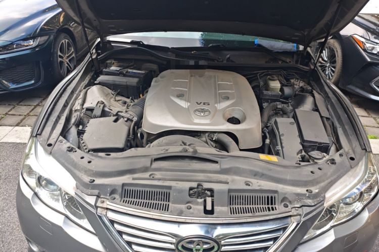 Used Toyota Reiz 2010 2.5V Fengdu Elite Edition Engine Bay
