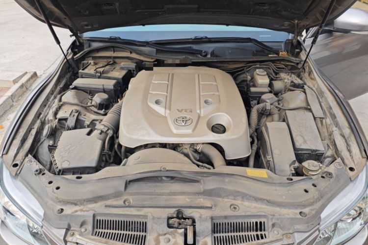 Used Toyota Reiz 2010 2.5V Fashion Elite Edition Engine Bay