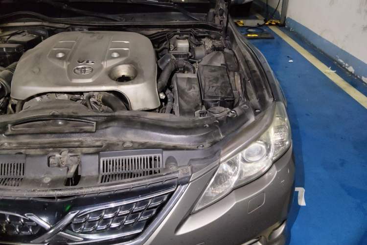 Used Toyota Reiz 2010 2.5V Fashion Elite Edition Engine Bay Left