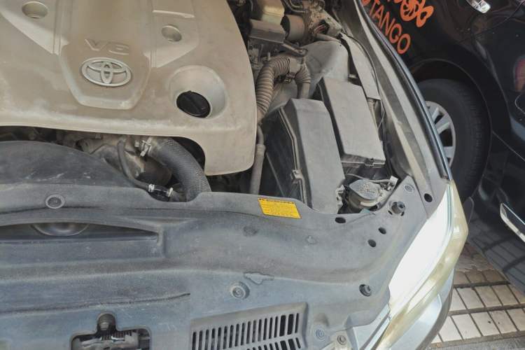Used Toyota Reiz 2010 2.5S Fengdu Jinghua Edition Engine Bay Left