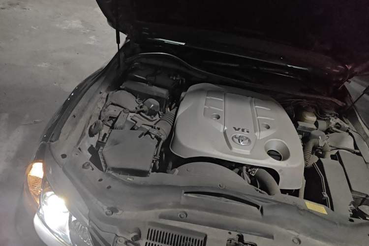 Used Toyota Reiz 2010 2.5V Fashion Elite Edition Engine Bay Right