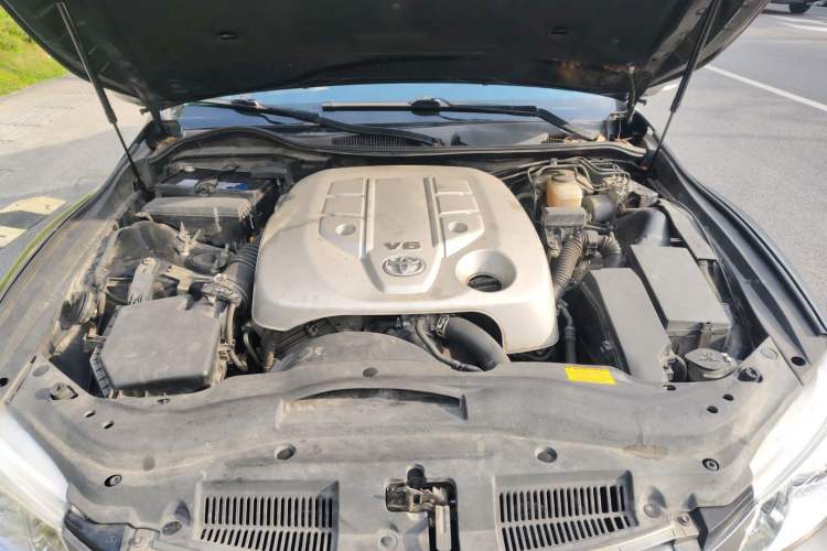 Used Toyota Reiz 2010 2.5V Fengdu Elite Edition Engine Bay
