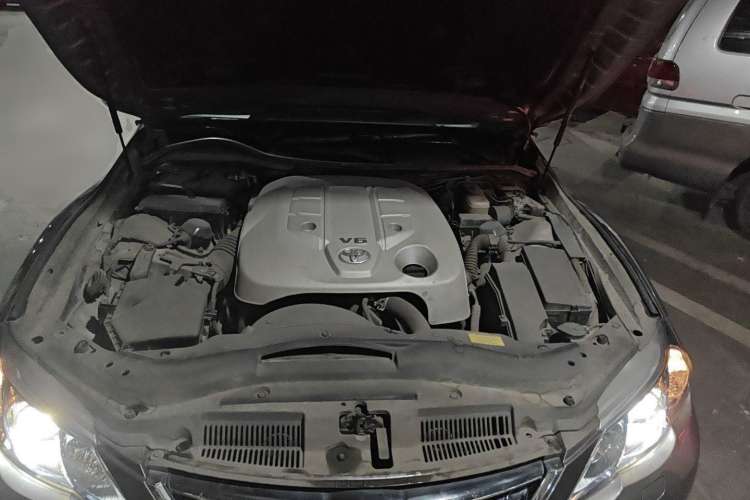 Used Toyota Reiz 2010 2.5V Fashion Elite Edition Engine Bay