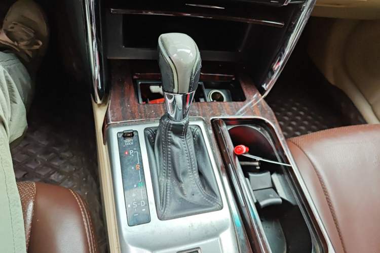 Used Toyota Reiz 2010 2.5V Fengdu Elite Edition Gear Lever