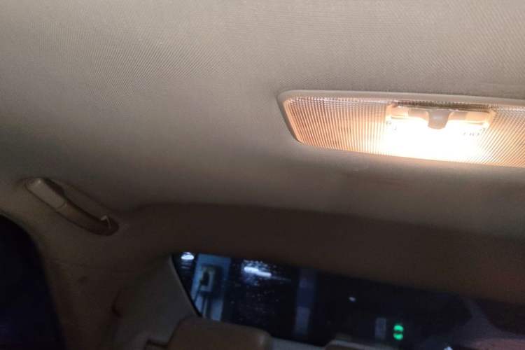 Used Toyota Reiz 2010 2.5V Fashion Elite Edition Headliner