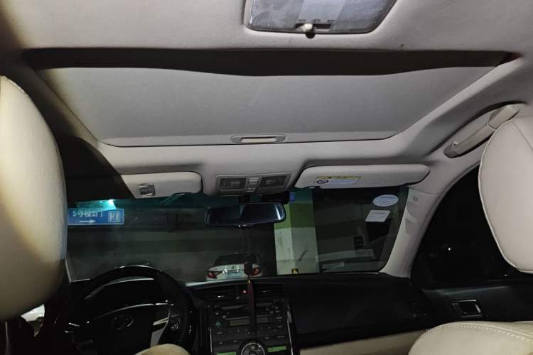 Used Toyota Reiz 2010 2.5V Fashion Elite Edition Headliner