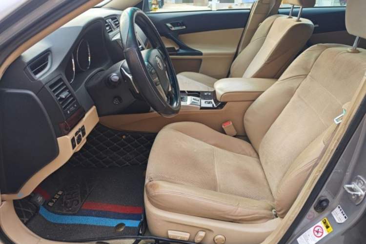 Used Toyota Reiz 2010 2.5V Fashion Elite Edition Interior 2