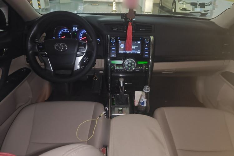 Used Toyota Reiz 2010 2.5S Fashion Elite Edition Interior 2