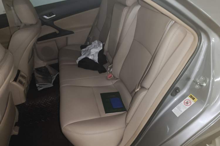 Used Toyota Reiz 2010 2.5S Fashion Elite Edition Interior 4