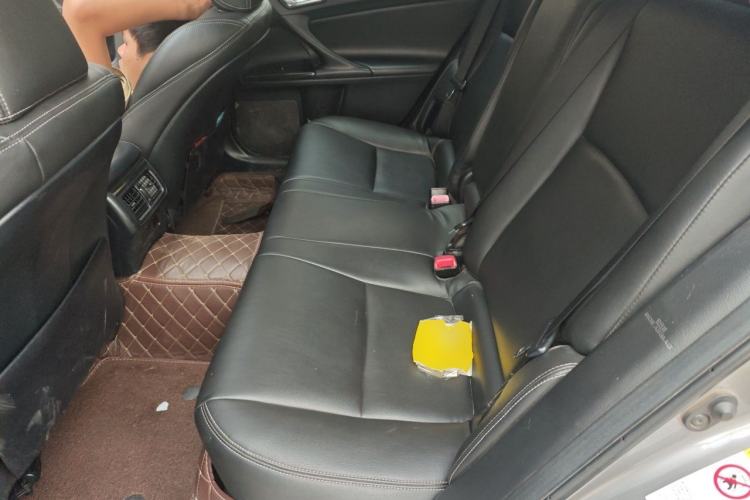 Used Toyota Reiz 2010 2.5V Fashion Luxury Navigation Edition Left Rear Seat