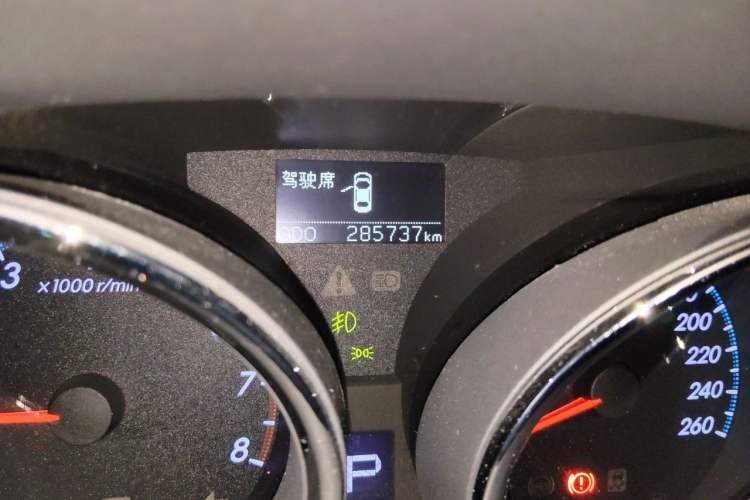 Used Toyota Reiz 2010 2.5V Fashion Elite Edition Odometer Close Up