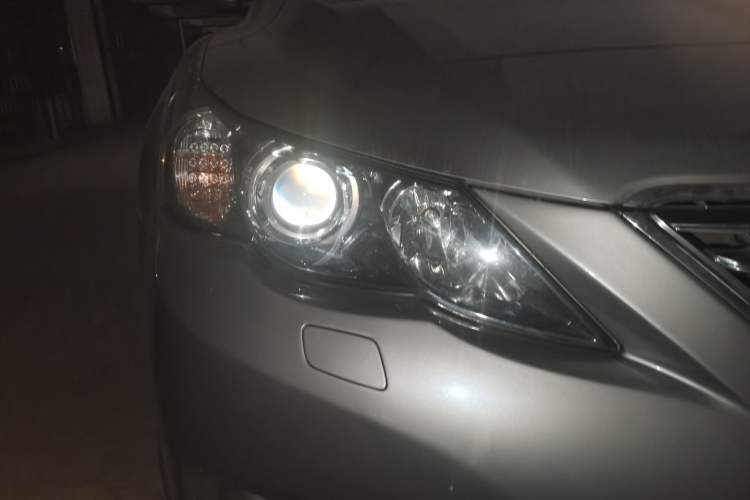 Used Toyota Reiz 2010 2.5S Fashion Elite Edition Right Front Headlight