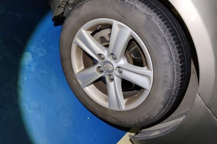 Used Toyota Reiz 2010 2.5V Fashion Elite Edition Right Front Wheel Hub