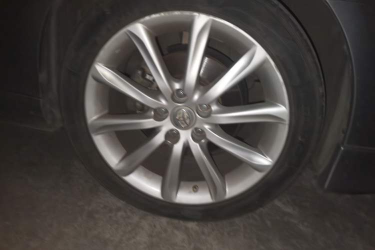 Used Toyota Reiz 2010 2.5S Fashion Elite Edition Right Front Wheel Hub
