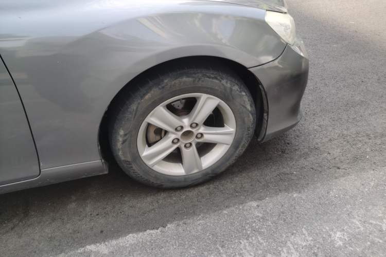 Used Toyota Reiz 2010 2.5V Fengdu Elite Edition Right Front Wheel Hub
