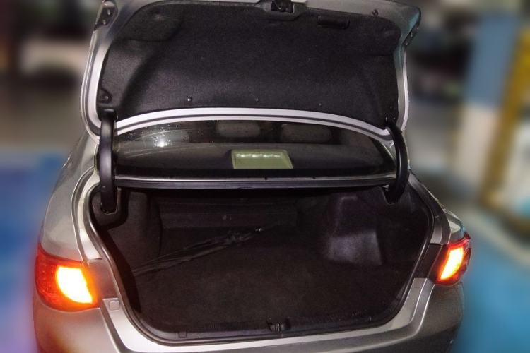 Used Toyota Reiz 2010 2.5V Fashion Elite Edition Trunk