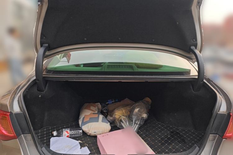 Used Toyota Reiz 2010 2.5V Fashion Elite Edition Trunk