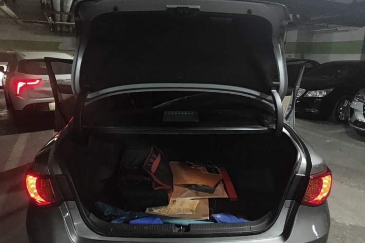 Used Toyota Reiz 2010 2.5V Fashion Elite Edition Trunk