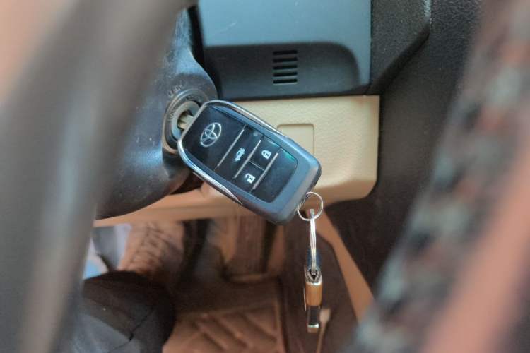 Used Toyota Reiz 2010 2.5V Fengdu Elite Edition Vehicle Key