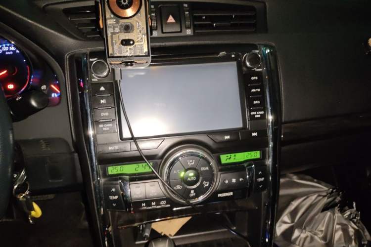 Used Toyota Reiz 2010 2.5V Fengdu Elite Edition Audio And AC Panel