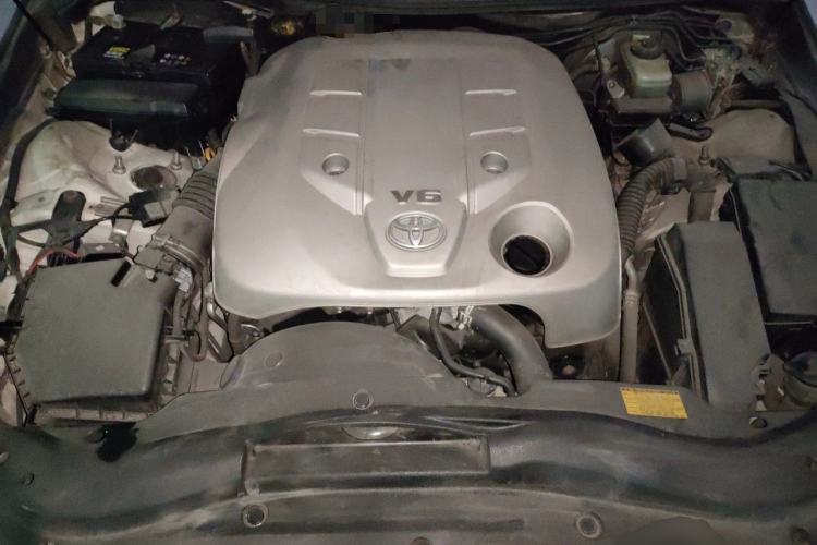 Used Toyota Reiz 2010 2.5V Fengdu Elite Edition Engine Bay