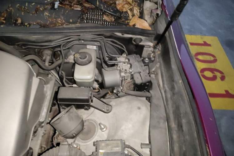 Used Toyota Reiz 2010 2.5V Fengdu Elite Edition Engine Bay Left