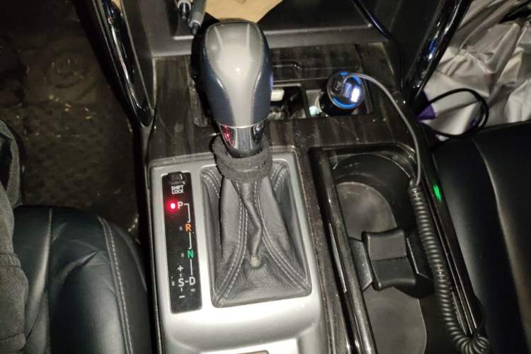 Used Toyota Reiz 2010 2.5V Fengdu Elite Edition Gear Lever