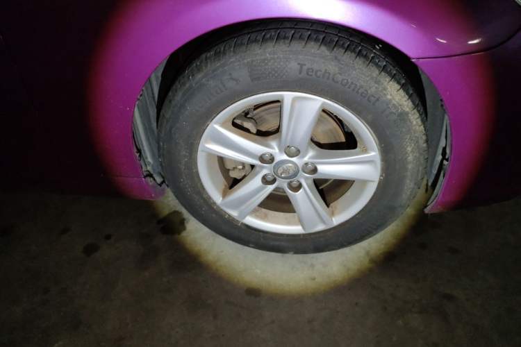 Used Toyota Reiz 2010 2.5V Fengdu Elite Edition Right Front Wheel Hub